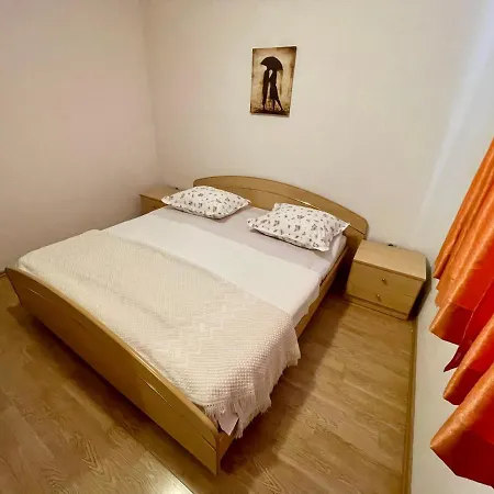 Sime Apartment *